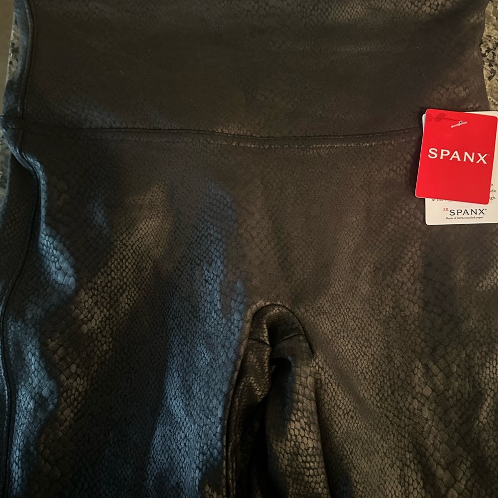 Spanx faux snake skin leggings - MEDIUM NWT